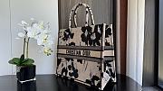 Medium Dior Book Tote Beige and Black Fleurs Mystiques Embroidery 36x27.5x16.5cm - 5