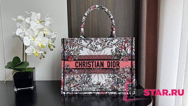 Medium Dior Book Tote Ecru Multicolor Dior 4 Saisons Printemps Soleil Embroidery 36x27.5x16.5cm - 1