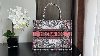 Medium Dior Book Tote Ecru Multicolor Dior 4 Saisons Printemps Soleil Embroidery 36x27.5x16.5cm