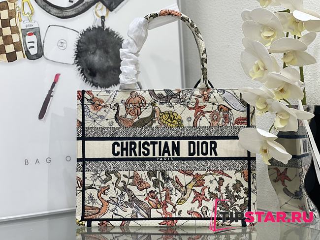 Medium Dior Book Tote White Multicolor Animaux Fantastiques Embroidery 36x27.5x16.5cm - 1