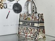 Medium Dior Book Tote White Multicolor Animaux Fantastiques Embroidery 36x27.5x16.5cm - 6