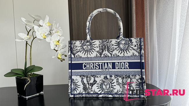 Medium Dior Book Tote White and Navy Blue Toile de Jouy Soleil Embroidery 36x27.5x16.5cm - 1