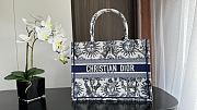 Medium Dior Book Tote White and Navy Blue Toile de Jouy Soleil Embroidery 36x27.5x16.5cm - 1