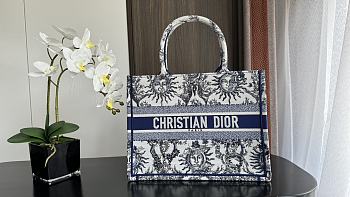 Medium Dior Book Tote White and Navy Blue Toile de Jouy Soleil Embroidery 36x27.5x16.5cm