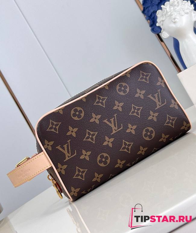 LV Locker Dopp Kit Monogram Canvas M83112 23x13x12cm - 1