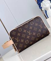 LV Locker Dopp Kit Monogram Canvas M83112 23x13x12cm - 1