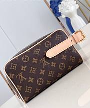 LV Locker Dopp Kit Monogram Canvas M83112 23x13x12cm - 4