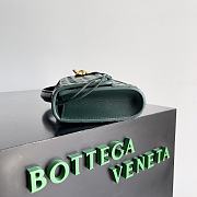 BV Long Clutch Andiamo With Handle Emerald Green 31x13x3cm Code: Tipstar60 - 5