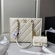 CC Small Tote Grained Calfskin & Gold Tone White 24×30.5cm - 1