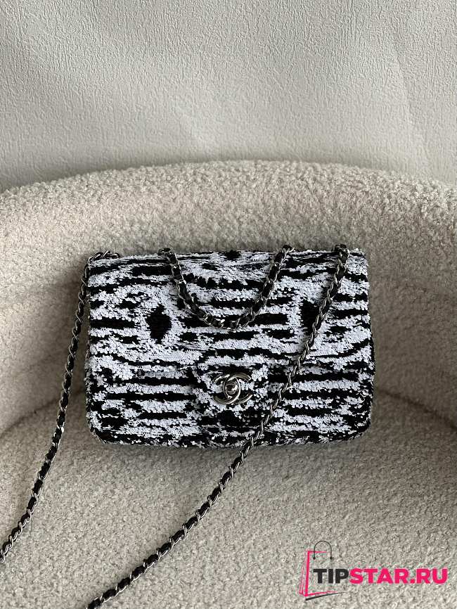 CC Small Flap Bag Sequins Black & White 14×21×8cm - 1