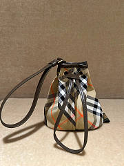 Burberry Check Drawstring Pouch Sand 16x10.5x18cm - 4