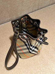 Burberry Check Drawstring Pouch Sand 16x10.5x18cm - 3