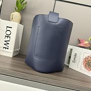 Loewe Medium Pebble Bucket In Mellow Calfskin Abyss Blue 28x24.5x23.5cm - 5