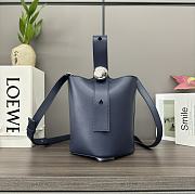 Loewe Small Pebble Bucket In Mellow Calfskin Abyss Blue 16x19.5x16cm - 1