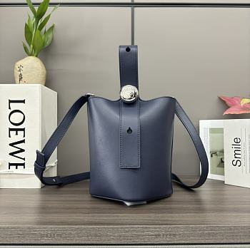 Loewe Small Pebble Bucket In Mellow Calfskin Abyss Blue 16x19.5x16cm