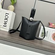 Loewe Small Pebble Bucket In Mellow Calfskin Black 16x19.5x16cm - 3