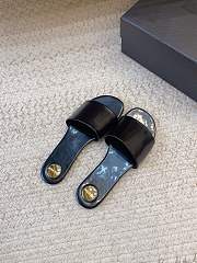 YSL Carlyle Slides In Glazed Leather Black - 2