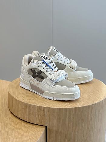 LV Trainer Sneaker Beige 1ACW42