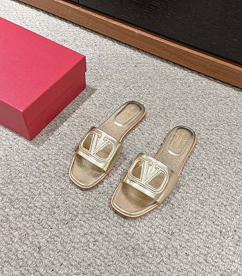 VLTN Vlogo Cut Out Laminated Nappa Leather Slide Sandal Platinum/Antique Brass