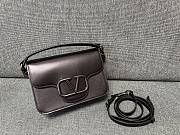 VLTN Garavani Locò Calfskin Shoulder Bag Black 22x16x7cm - 1