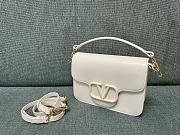 VLTN Garavani Locò Calfskin Shoulder Bag White 22x16x7cm - 3