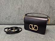 VLTN Garavani Locò Calfskin Shoulder Bag Black Gold 22x16x7cm - 6