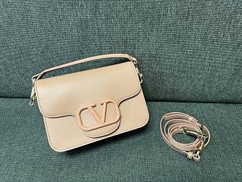 VLTN Garavani Locò Calfskin Shoulder Bag Rose 22x16x7cm