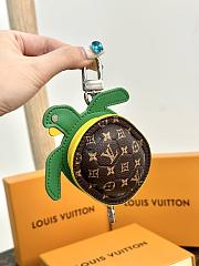 LV Turtle Pouch Bag Charm S00 M01471 - 4