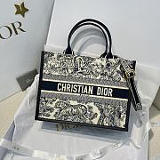 Medium Dior Book Tote White and Navy Blue Toile de Jouy Sauvage Embroidery with Navy Blue Calfskin 36.5x28x16.5cm - 4