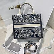 Small Dior Book Tote Blue and Ecru Toile de Jouy Reverse Embroidery and Blue Calfskin 26.5x22x14cm - 4