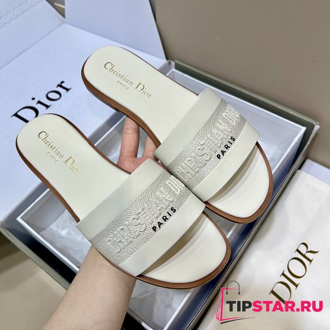 Dior Dway Slide White Calfskin and Embroidered Cotton - 1