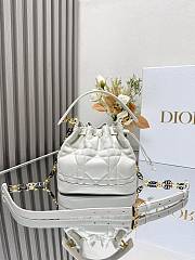 Small Dior Jolie Bucket Bag White Calfskin and Macrocannage Lambskin 17x16x10.5cm - 1