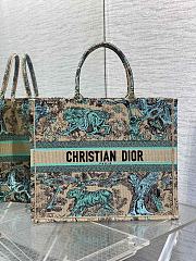 Medium Dioriviera Dior Book Tote Raffia with Aquamarina Toile de Jouy Sauvage Embroidery 36x27.5x16.5cm - 2