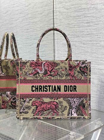 Medium Dioriviera Dior Book Tote Raffia with Candy Pink Toile de Jouy Sauvage Embroidery 36x27.5x16.5cm