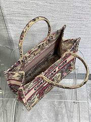 Medium Dioriviera Dior Book Tote Raffia with Candy Pink Toile de Jouy Sauvage Embroidery 36x27.5x16.5cm - 4