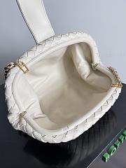 Bottega Veneta Women's Lauren Clutch White 31.5x16.5x11cm - 6