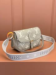 LV Diane Bag Grey M46583 24x15x9cm - 1