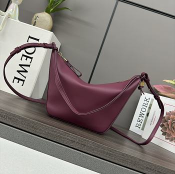 Loewe Classic cowhide Hammock bag Crimson 28x17x9.5cm