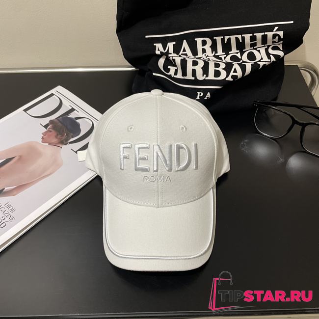 Fendi 2024 new men's and women's baseball caps  - 1