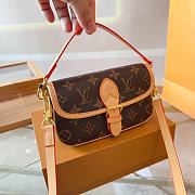 LV Diane Baguette Bag 18X6X12cm - 1