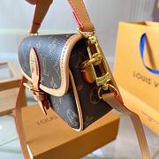 LV Diane Baguette Bag 18X6X12cm - 6