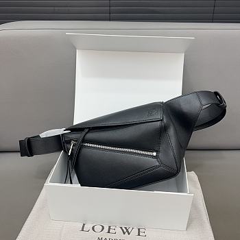 Loewe Puzzle Mini leather belt  bag Black 16x25cm 