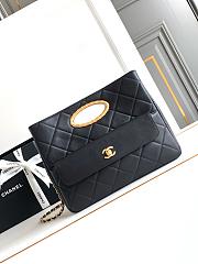 CHANEL 24B Black Handbags 24 × 34 × 8 cm - 1