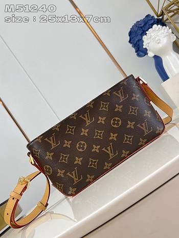 LV Shouder Bag Brown 25x13x7.5cm