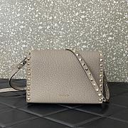 Valentino Garavani Rockstud Small Leather Crossbody Bag Grey 22.5X15.5X6CM - 5