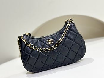 Chanel 24c Heart Hobo Underarm Black Bag 20x18.5x4.5cm