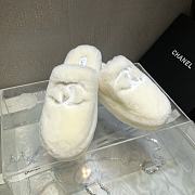 Chanel 24B New Fur White Slippers - 1