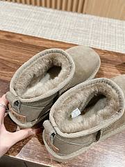 UGG New Mini thick-soled Furry Snow Boots - 2