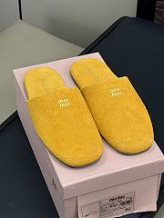 Miu's 24 autumn and winter show leather yellow half-slippers - 1