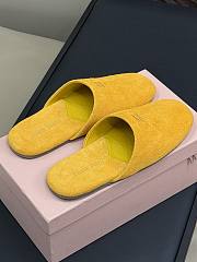 Miu's 24 autumn and winter show leather yellow half-slippers - 4